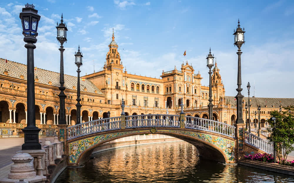 Budget travel guide Seville