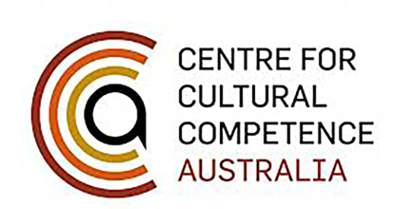 Червен и жълт символ, състоящ се от полукръгове, разположени вляво от текста „център за културна компетентност Австралия“