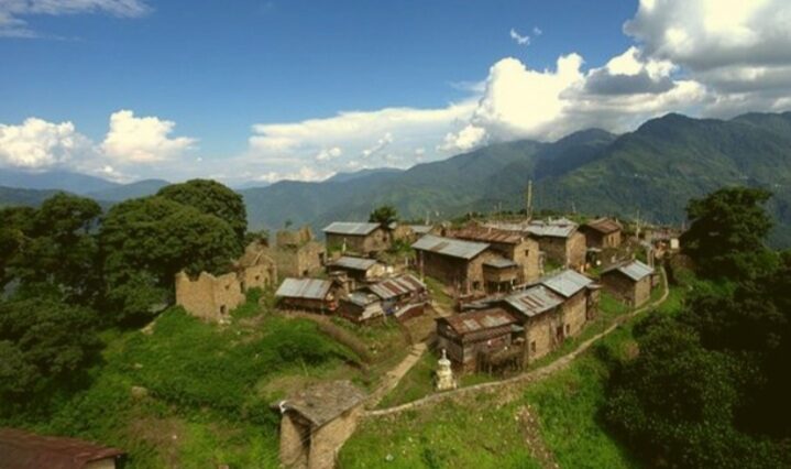 Thembang, a fortified village