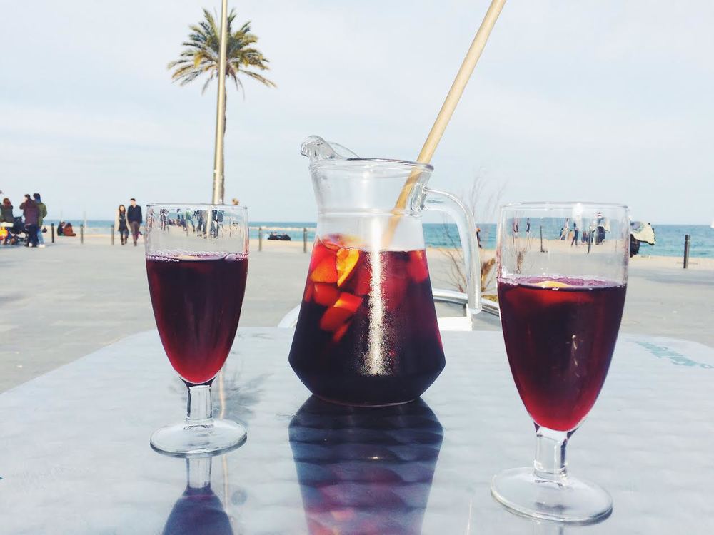 Sangria, The ingredients are mainly fruit and red wines