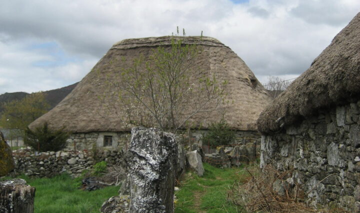 Gamle ruiner fra originale keltiske stammer i det nordlige Portugal