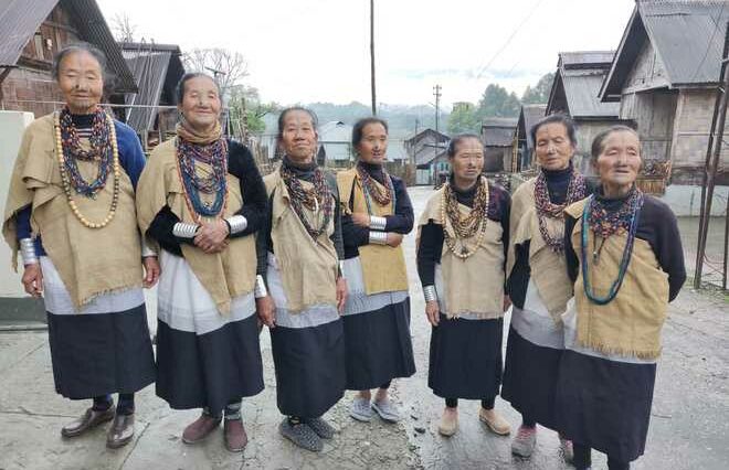 groep apatani vrouwen
