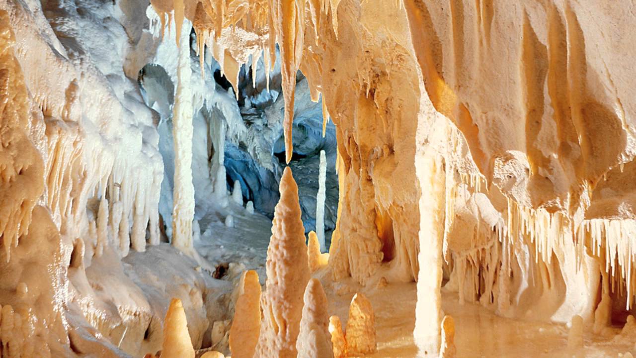 grotte di frasissi cave system in genga, italy