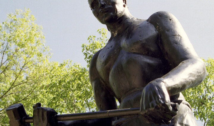 John Henry standbeeld.
