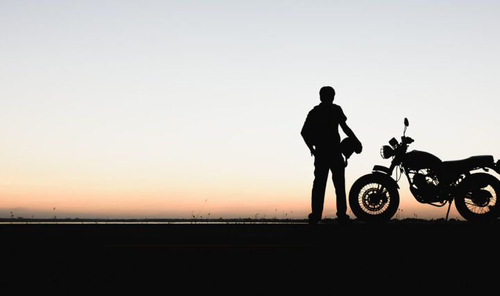 Байкър-човек-и-мотоциклет