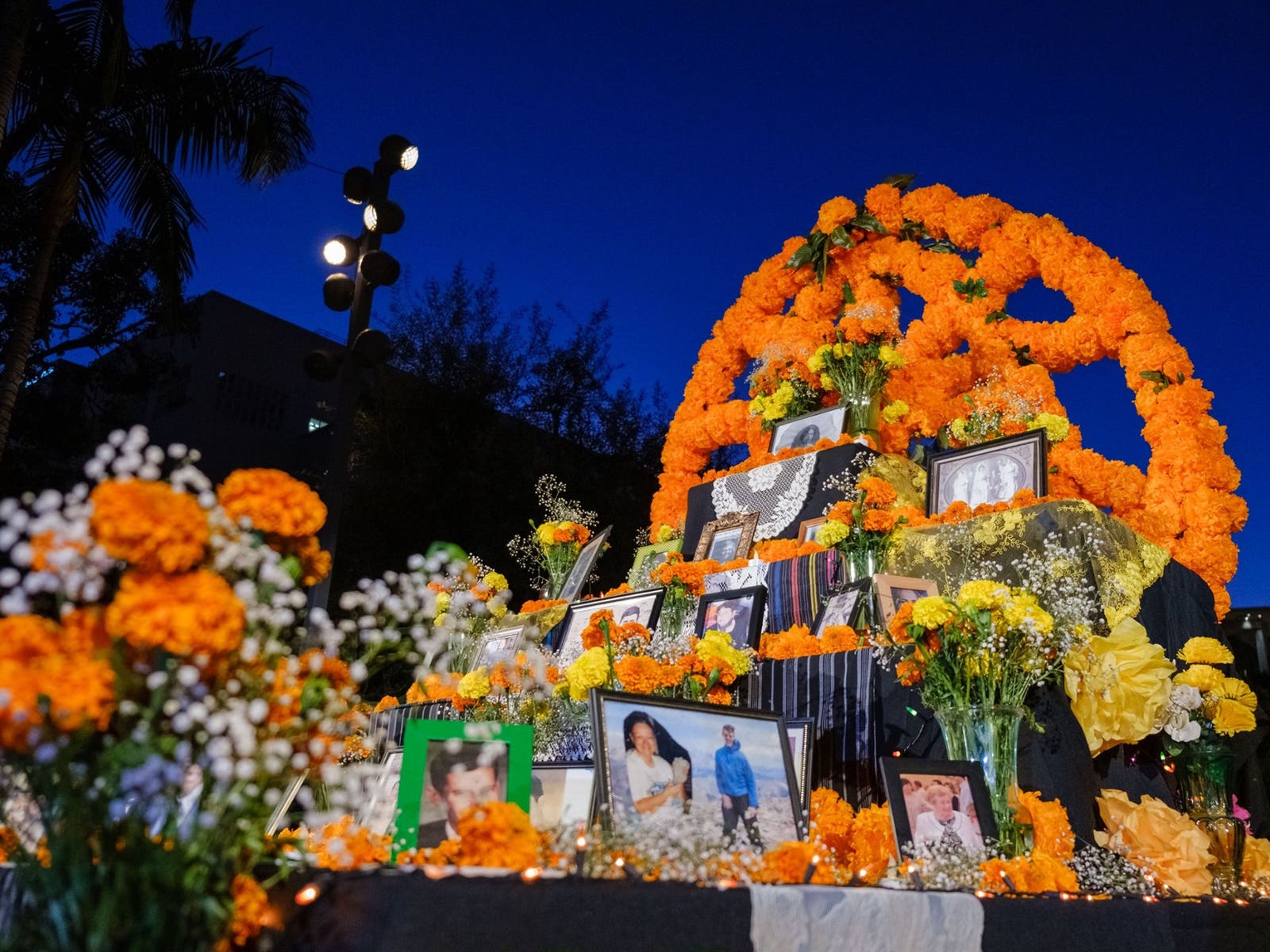 An example of an ofrenda.
