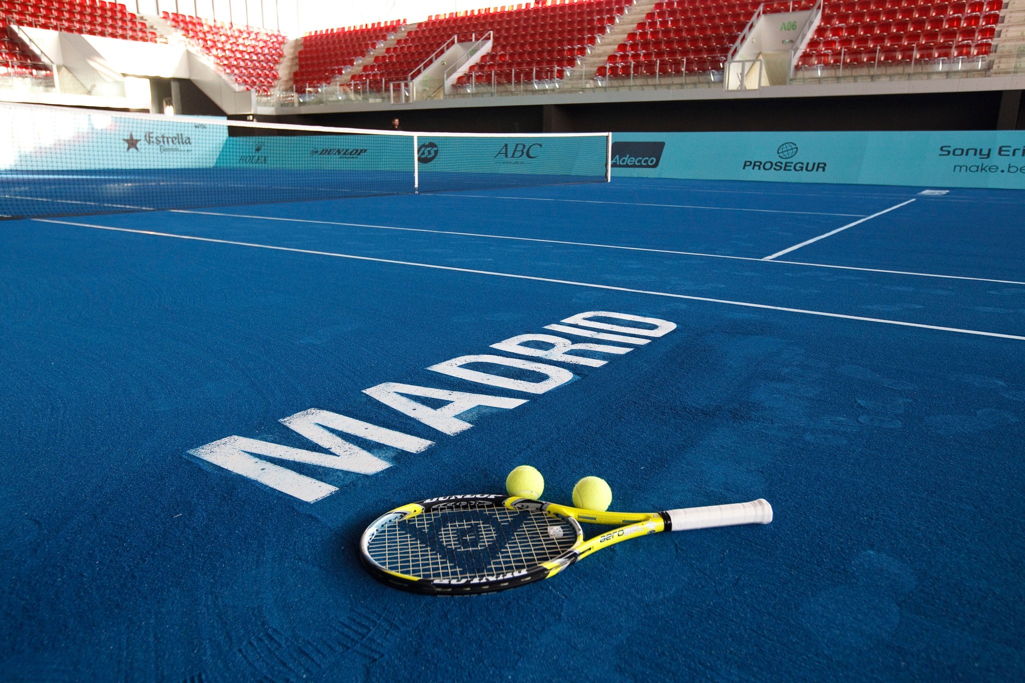 Tennisbane og mødested i Madrid, Spanien inden en øvelse.