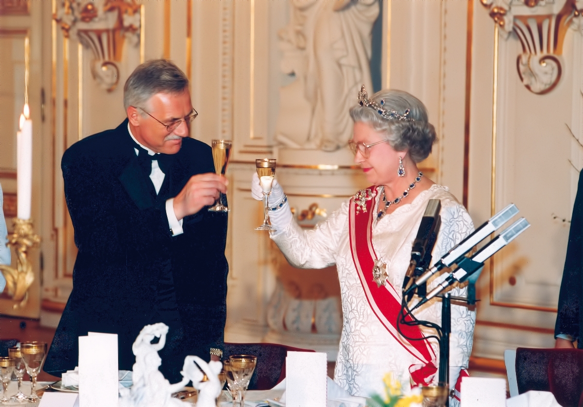 queen of england and formerczech president