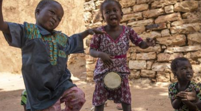 Malis børn viser et højt niveau af musikviden og læring i hjemmet.