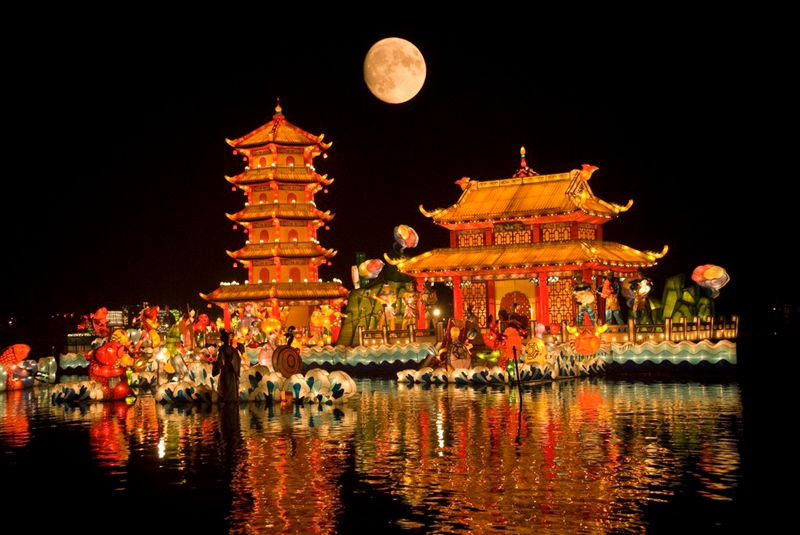 full moon on mid-autumn festival