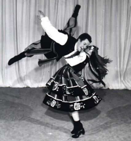 Black and white image of a couple performing the Oberek