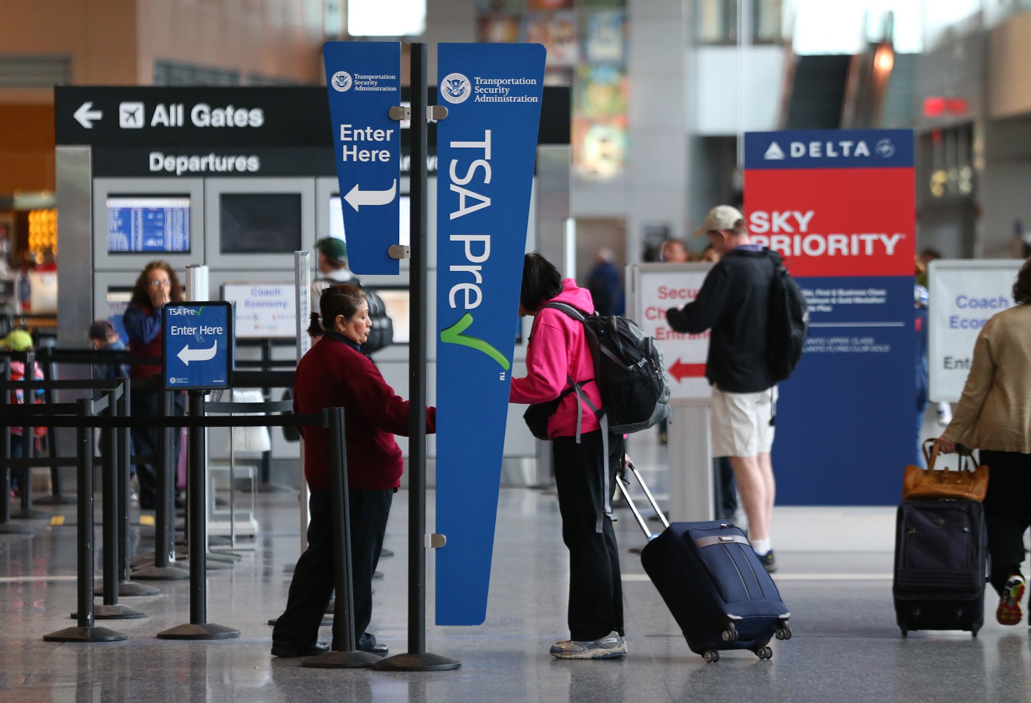Vlieg door de luchthavenbeveiliging met TSA PreCheck