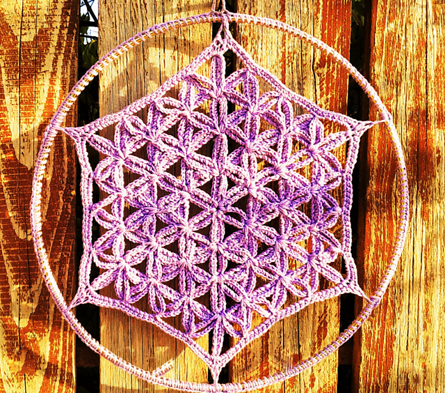 Dreamcatcher with the pattern "Flower of Life" mandala