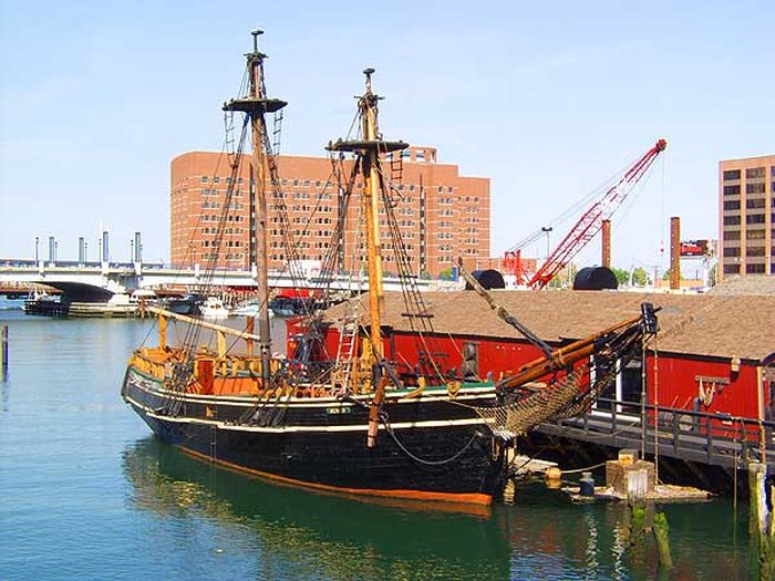 Бостънски кораби и музей за чаено парти